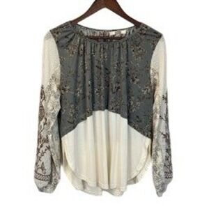 Gimmicks by BKE‎ Blue Cream Patchwork Boho Blouse Lace Sleeve size Medium